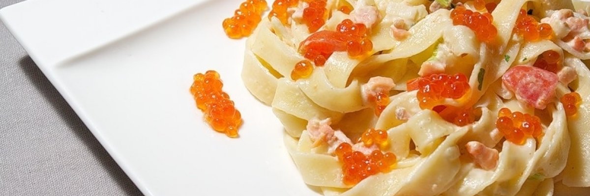 pasta-s-krasnoy-ikroy-i-moreproduktami-34849572554230[1]