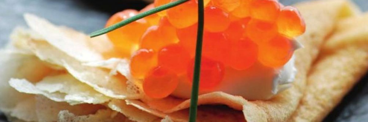 tonkie-blinchiki-s-krasnoy-ikroy-na-syrovatke-28511327339543[1]