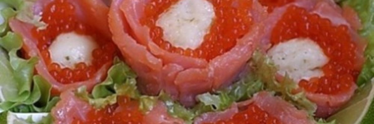 zakuska-tsvety-iz-foreli-s-krasnoy-ikroy-83784523233771[1]